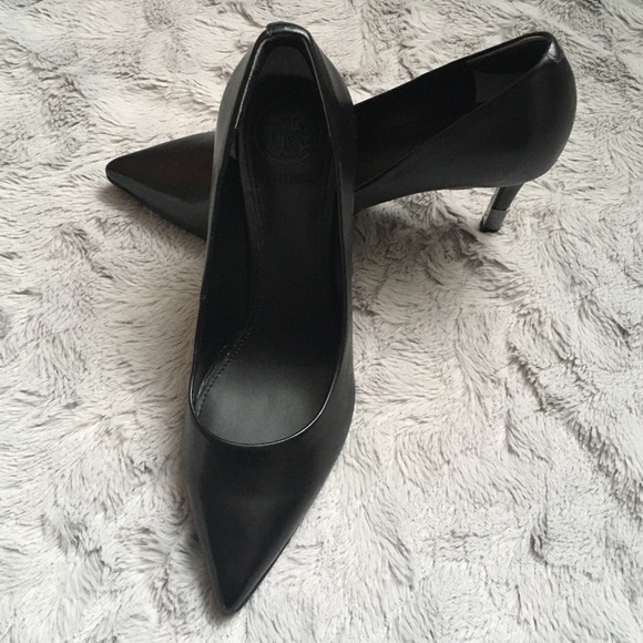 Guess Shoes - ✨ SALE ‼️ GUESS | Babbitta Pointed-Toe Pumps